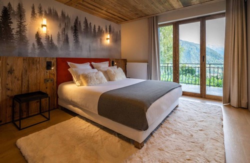 Passy Apartment | AlpinChic 3BR | View | Comfort | Chimney | Plancha