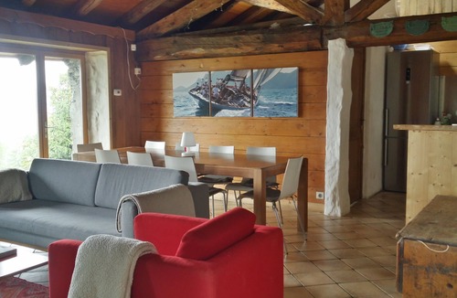 Arc-1600 Ski Chalet | Alpine chalet Les Arcs 1600, pets allowed, shops 2 min ski away