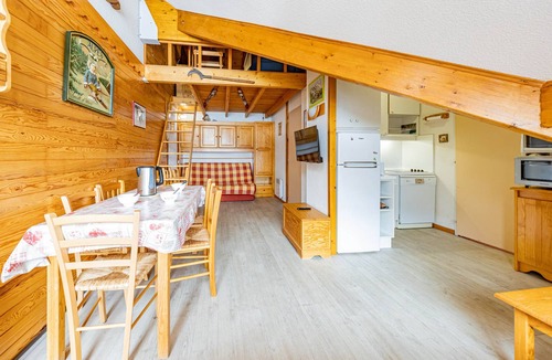 Saint-Francois-Longchamp Apartment | Alpine duplex for 6, ski-in/ski-out