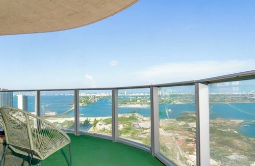 Town Square Apartment | "Amazing Brickell Condo- 30thfl-Downtown - Ocean View-Huge Balcony-Free Parking