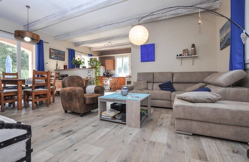 Besse-sur-Issole House | Amazing home in Besse-sur-Issole