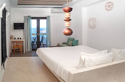 Fira Hotel | Amity Senior Suite
