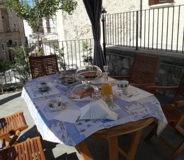 Calascio House | Ammoglja