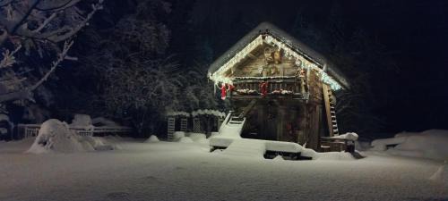 Sixt-Fer-a-Cheval Ski Chalet | Amour & Chocolat