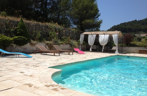 Auriol Cottage | An old barn and all Provence within reach .