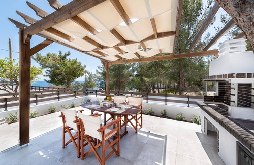 Stegna House | Anastasios Deluxe House Stegna (Amazing View, 300meter from the Beach)