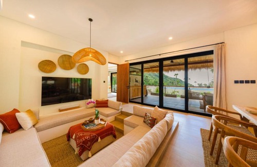Purwakerti Villa | Angin Laut 3BR Exclusive Pool Villa w Ocean Views