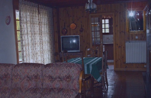 Saint-Martin-de-Queyrieres Apartment | Apartment on the ground floor between Serre Chevalier and the Parc des Ecrins