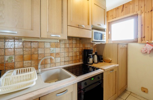 La Toussuire Apartment | Apartment 'Sabot De Vénus' with Mountain Views, Shared Garden & Wi-Fi