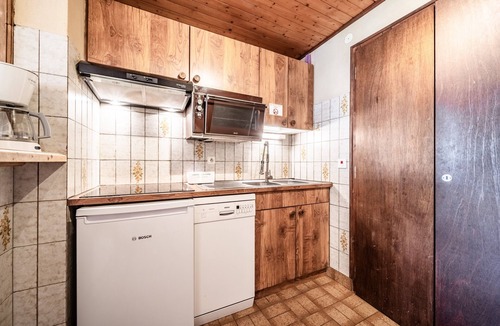 La Chapelle-d'Abondance Apartment | Apartment 'La Pointe Des Mattes' with Mountain View, Private Terrace and Wi-Fi