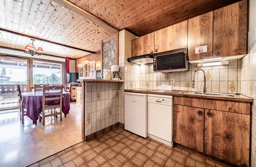 La Chapelle-d'Abondance Apartment | Apartment 'La Pointe Des Mattes' with Mountain View, Private Terrace and Wi-Fi