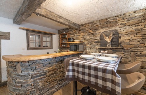 Les Contamines-Montjoie Apartment | Apartment in Authentic Chalet with Mountain View, Shared Pool & Wi-Fi