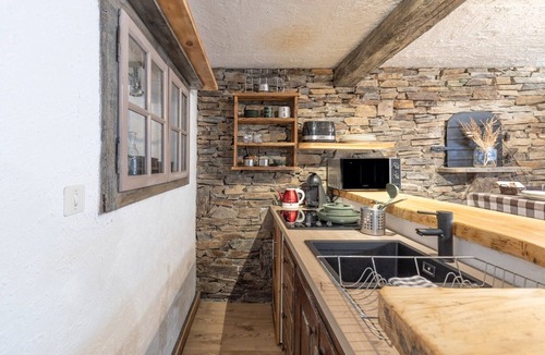 Les Contamines-Montjoie Apartment | Apartment in Authentic Chalet with Mountain View, Shared Pool & Wi-Fi