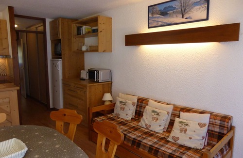 Les Contamines-Montjoie Apartment | Apartment in Contamines-Montjoie for 6 with balcony, pets allowed