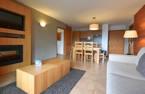 Sainte-Foy-Tarentaise Apartment | Apartment in France with Spa and Mountain Views