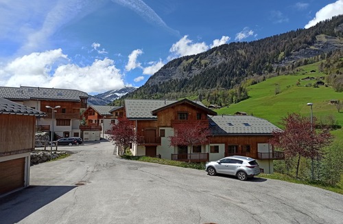 Flumet Apartment | Apartment * - 3 bedrooms - At the foot of the slopes