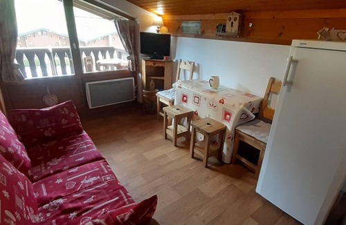 Praz-sur-Arly Apartment | Apartment 4 pers praz sur arly facing south overlooking the slopes near the center
