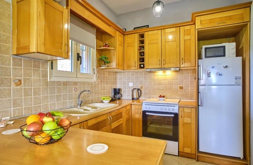 Sidari Apartment | Apartment 'Angeliki's House' with Sea View, Wi-Fi and Air Conditioning