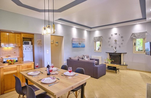 Sidari Apartment | Apartment 'Angeliki's House' with Sea View, Wi-Fi and Air Conditioning
