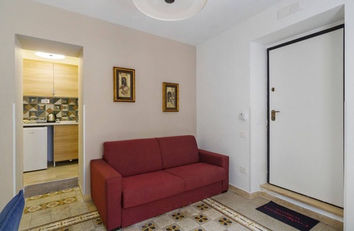 Historical Downtown Salerno Apartment | Apartment 'Casa Mia Civico14' with Wi-Fi and Air Conditioning