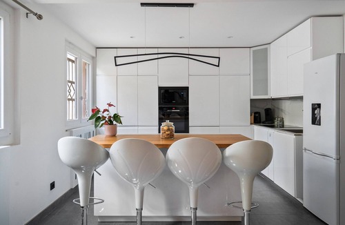 Grand Clement Apartment | Apartment 'Chic Et Elégant À Villeurbanne' with Wi-Fi