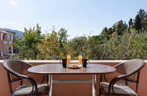 Termenades Apartment | Apartment Dora Pagoi 1 with Mountain View, Shared Garden & Wi-Fi