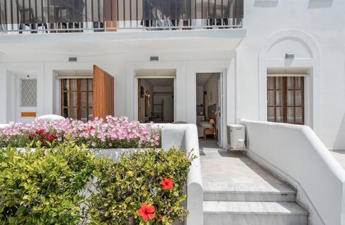 Kalymnos Town Apartment | Apartment 'Double Room No 4' with Mountain View, Wi-Fi and Air Conditioning