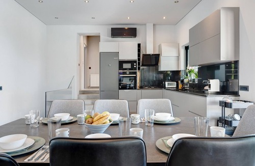 Ellinika Villa | Apartment 'Drys Il' with Sea View, Wi-Fi and Air Conditioning
