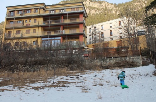 Forville Apartment | Apartment for 4 with with nice view of Briançon
