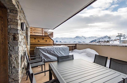La Toussuire Apartment | Apartment for 6/8 people on the slopes with jacuzzi