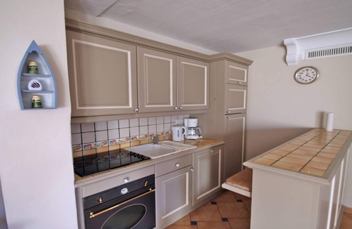 Sainte-Maxime City Centre Apartment | Apartment for 6 people – Swimming pool residence – Air conditioning – WiFi – Sainte.