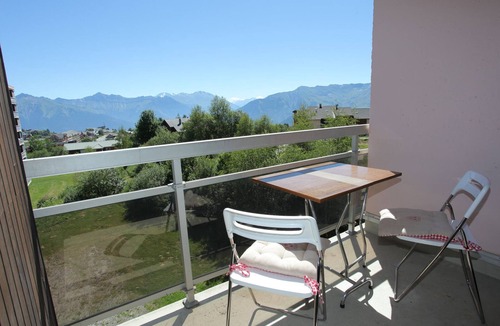 La Toussuire Apartment | Apartment for 6, ski-in/ski-out, pets allowed