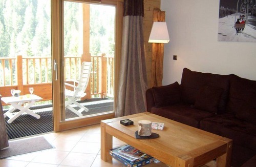 Cohennoz Apartment | Apartment for 8 people in residence with swimming pool