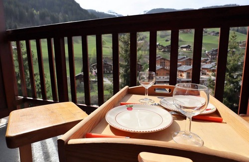 Areches Apartment | Apartment for 5 with pool, balcony, close to ski and village