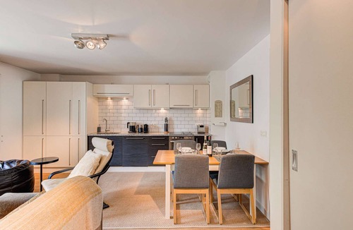 Chamonix City Centre Apartment | Apartment Cosmiques - Alpes Agency - Central Chamonix - Sleeps 4