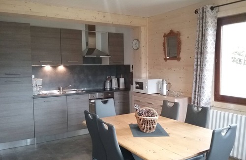 Crest-Voland Apartment | Apartment in a chalet in the heart of the slopes