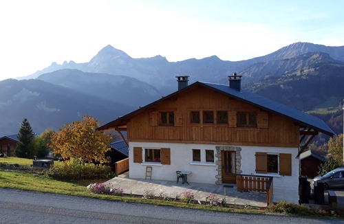 Crest-Voland Apartment | Apartment in a chalet in the heart of the slopes