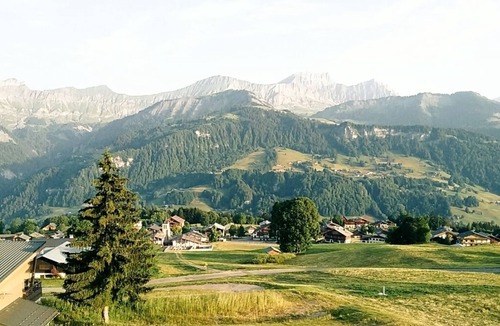 Crest-Voland Apartment | Apartment in a chalet in the heart of the slopes