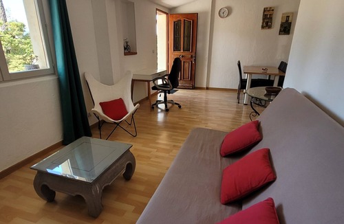 Trans-en-Provence Apartment | Apartment in a villa in the heart of Provenc!