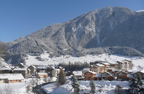 Termignon Apartment | Apartment in Termignon with Ski-In/Ski-Out