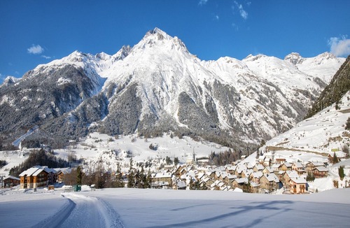 Termignon Apartment | Apartment in Termignon with Ski-In/Ski-Out