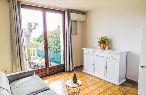 Six-Fours-les-Plages Apartment | Apartment L'Olympie by Interhome