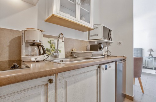 Sainte-Maxime Apartment | Apartment “La Suite - Le Mas Du Soleil” with Sea View, Wi-Fi and Air Conditioning