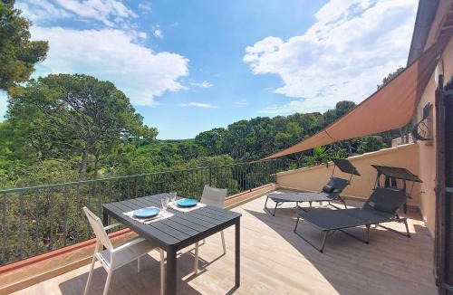 Le Brusc Apartment | Apartment Le Colibri by Interhome