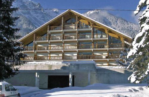 Chamonix City Centre Apartment | Apartment Les Pècles by Interhome