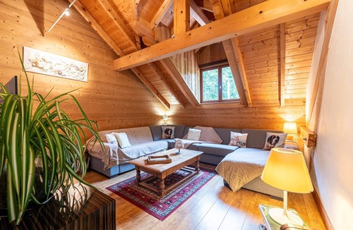Les Clefs Apartment | Apartment "Locdecharme" with Mountain Views, Private Terrace, and Wi-Fi