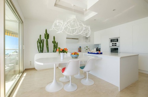 Villeneuve-Loubet Apartment | Apartment 'Marina Baie Des Anges' with Sea View, Wi-Fi and Air Conditioning