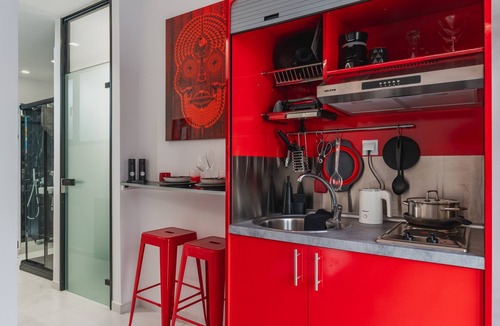 Ermoupoli Apartment | Apartment 'Pop Loft Gallery' with Sea View, Wi-Fi and Air Conditioning