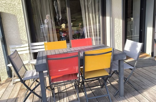 Sallanches Apartment | Apartment RDJ 120m2, garden, swimming pool 3X6, terrace dining area. Parking