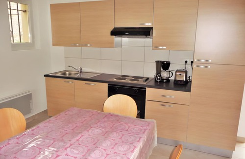 Reilhanette Apartment | Apartment 'Résidence Ventoux Revitalisation -' with Mountain View, Balcony and Wi-Fi